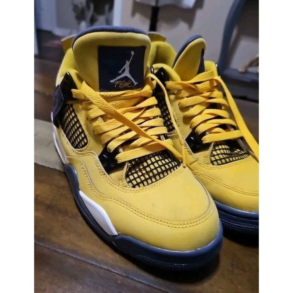Nike Air Jordan 4 Retro Lightning GS Size 6Y Tour Yellow Black 2021 408452-700
